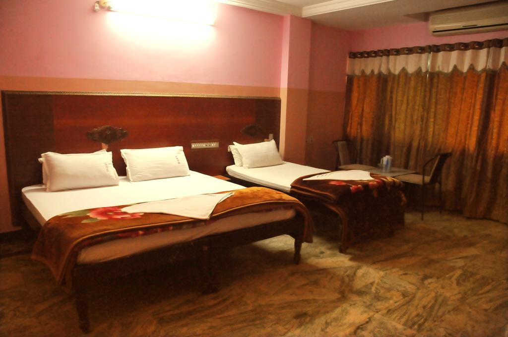 V.K.Residency Hotel Tirupati Exterior photo