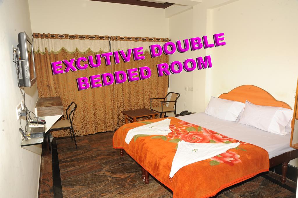 V.K.Residency Hotel Tirupati Exterior photo
