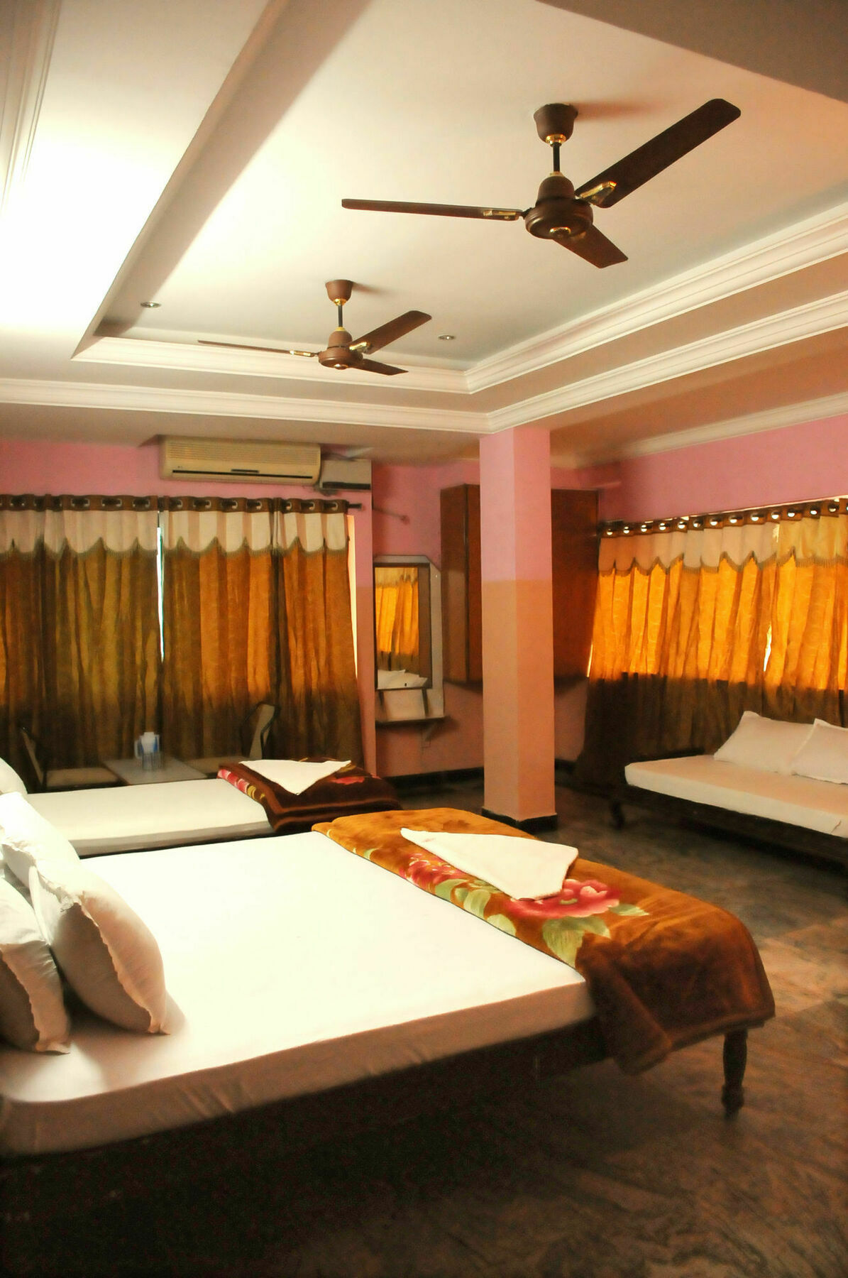 V.K.Residency Hotel Tirupati Exterior photo