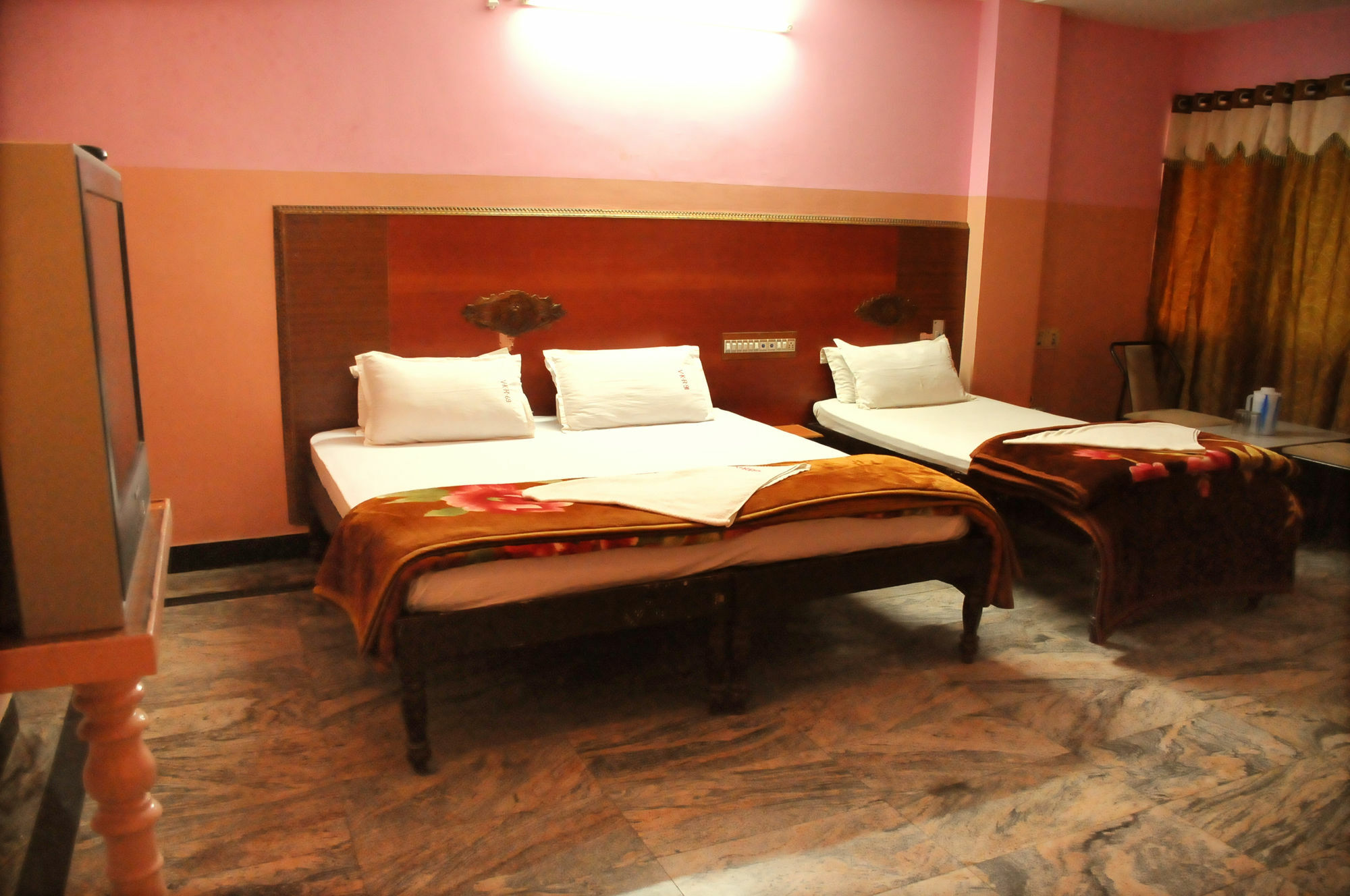 V.K.Residency Hotel Tirupati Exterior photo